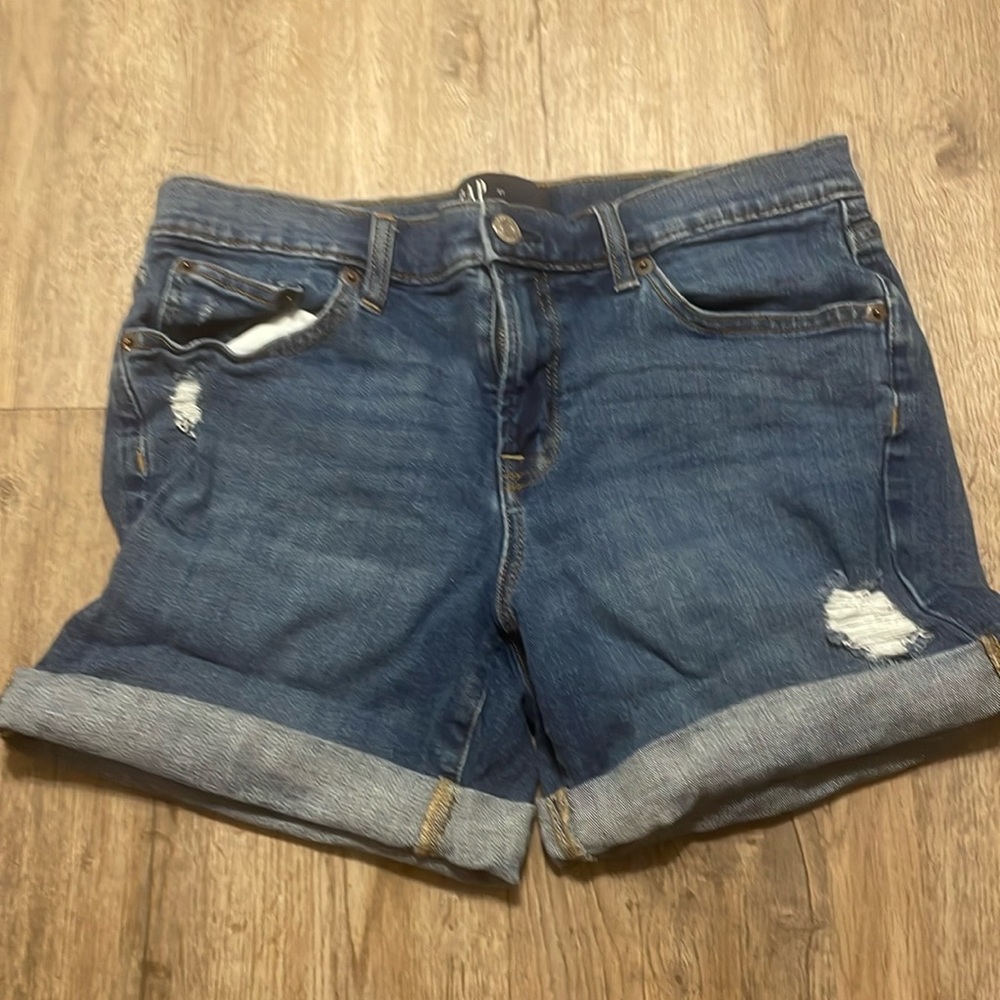Gap 5” Short Sz 4/27